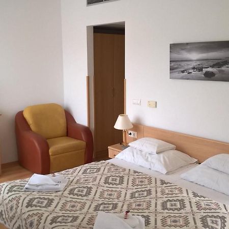 Lilla Wellnessapartman Zalakaros Exteriör bild