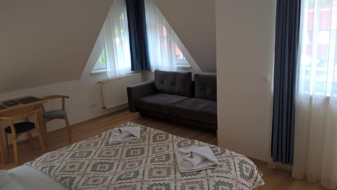 Lilla Wellnessapartman Zalakaros Exteriör bild