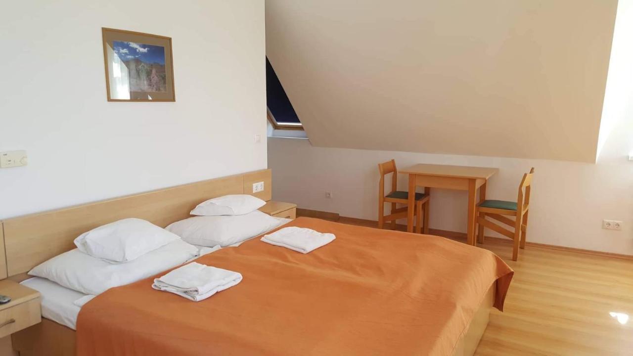 Lilla Wellnessapartman Zalakaros Exteriör bild
